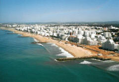 Vista area de Quarteira e das suas praias